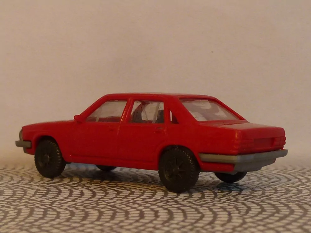 H0 Osobní automobil Audi 100
